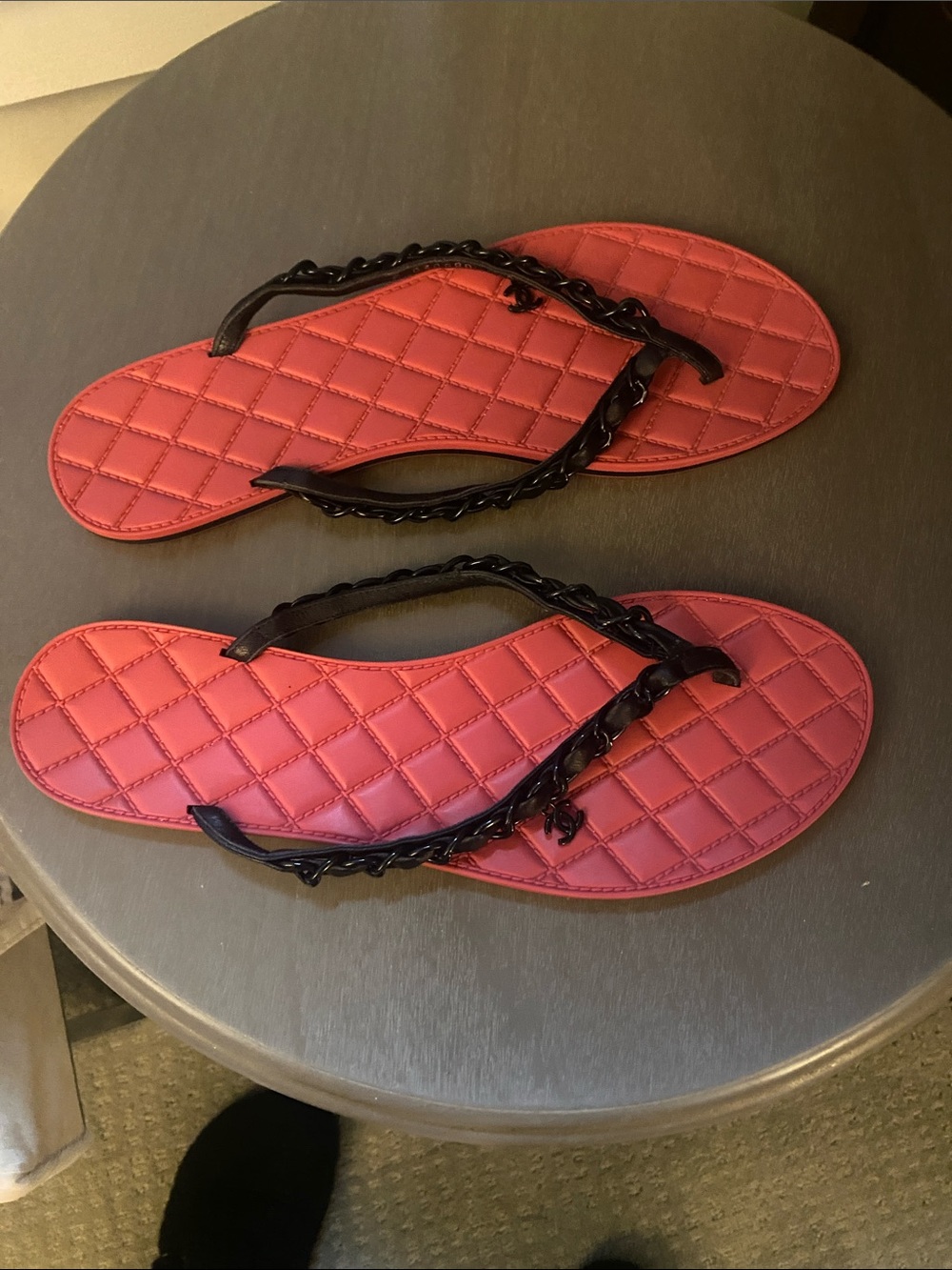 Chanel Red Quilted Chain-Trim Women's rubber Flip Flops. Size 40 1/2
